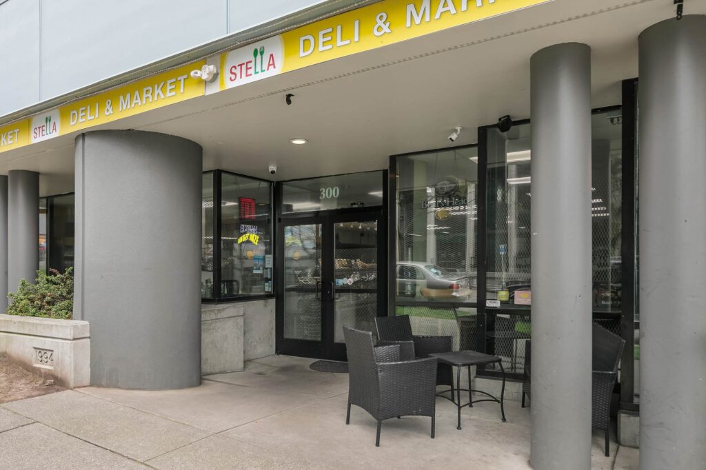 Street view of Stella deli and market